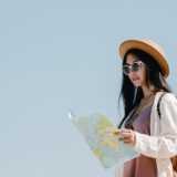 Dez dicas essenciais para mulheres que viajam sozinhas