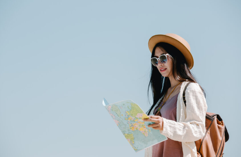 Dez dicas essenciais para mulheres que viajam sozinhas