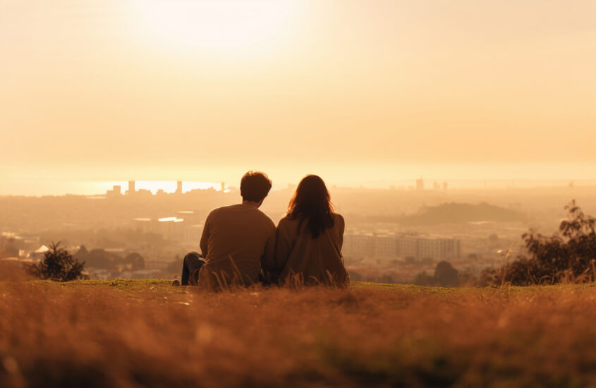 Pesquisa: se a viagem fosse um filme, 46% dos brasileiros escolheriam uma comédia romântica